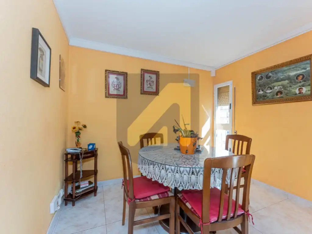 Menjador de Apartament en venda en Barcelona