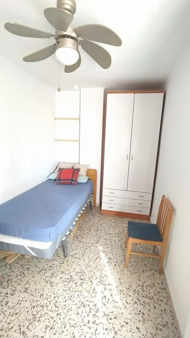 Dormitori de Pis en venda en Málaga amb Aire condicionat, Jardí privat i Terrassa