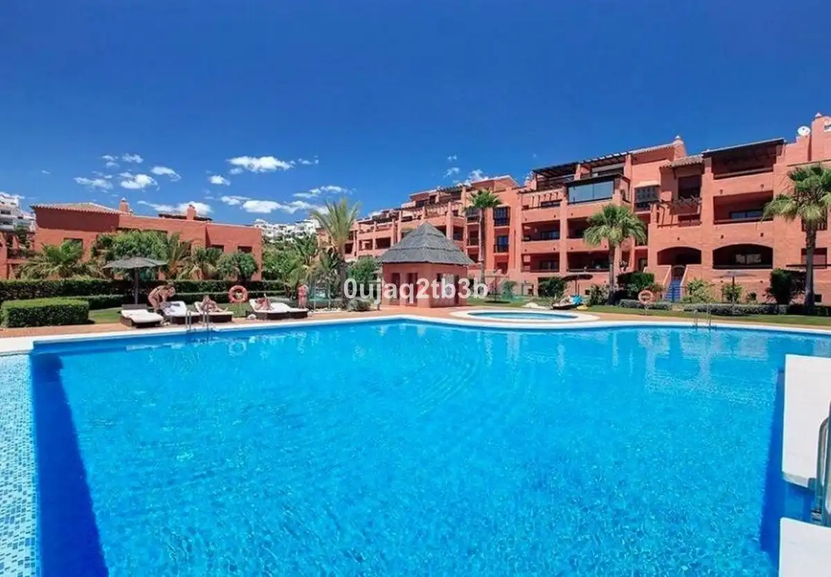 Apartamento con piscina en venta en Benahavís pueblo