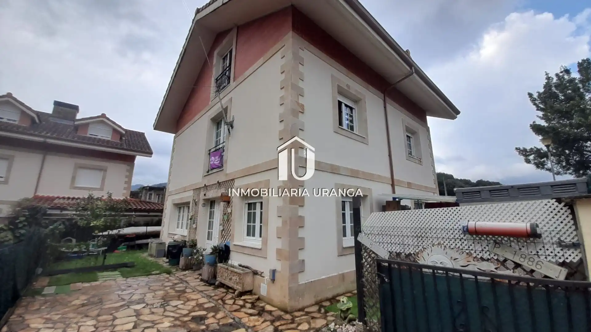 Vista exterior de Casa o xalet en venda en Guriezo amb Calefacció i Jardí privat