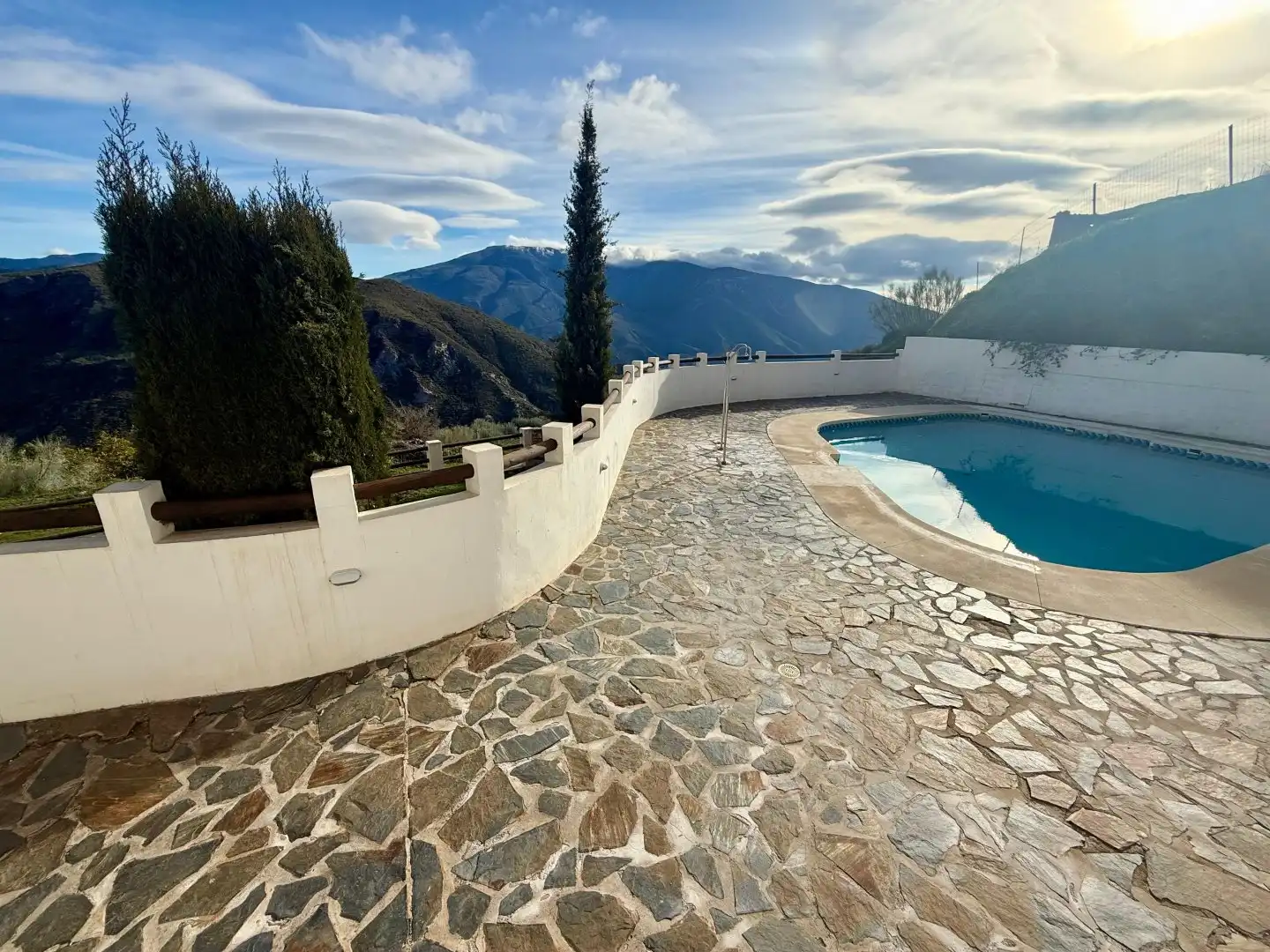 Piscina de Piso en venta en Carataunas con Calefacción, Terraza y Piscina comunitaria