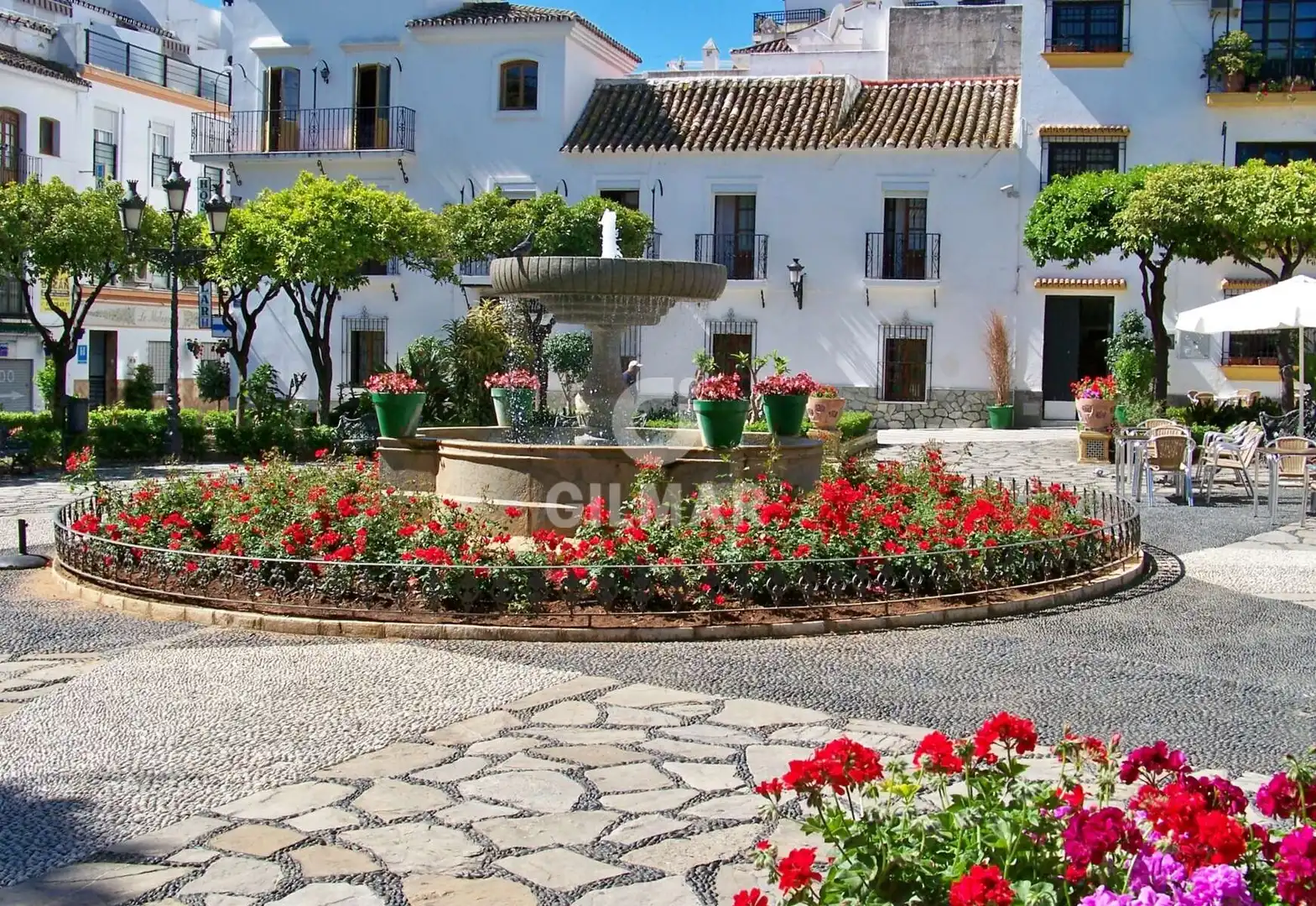 Vista exterior de Casa adosada en venda en Estepona