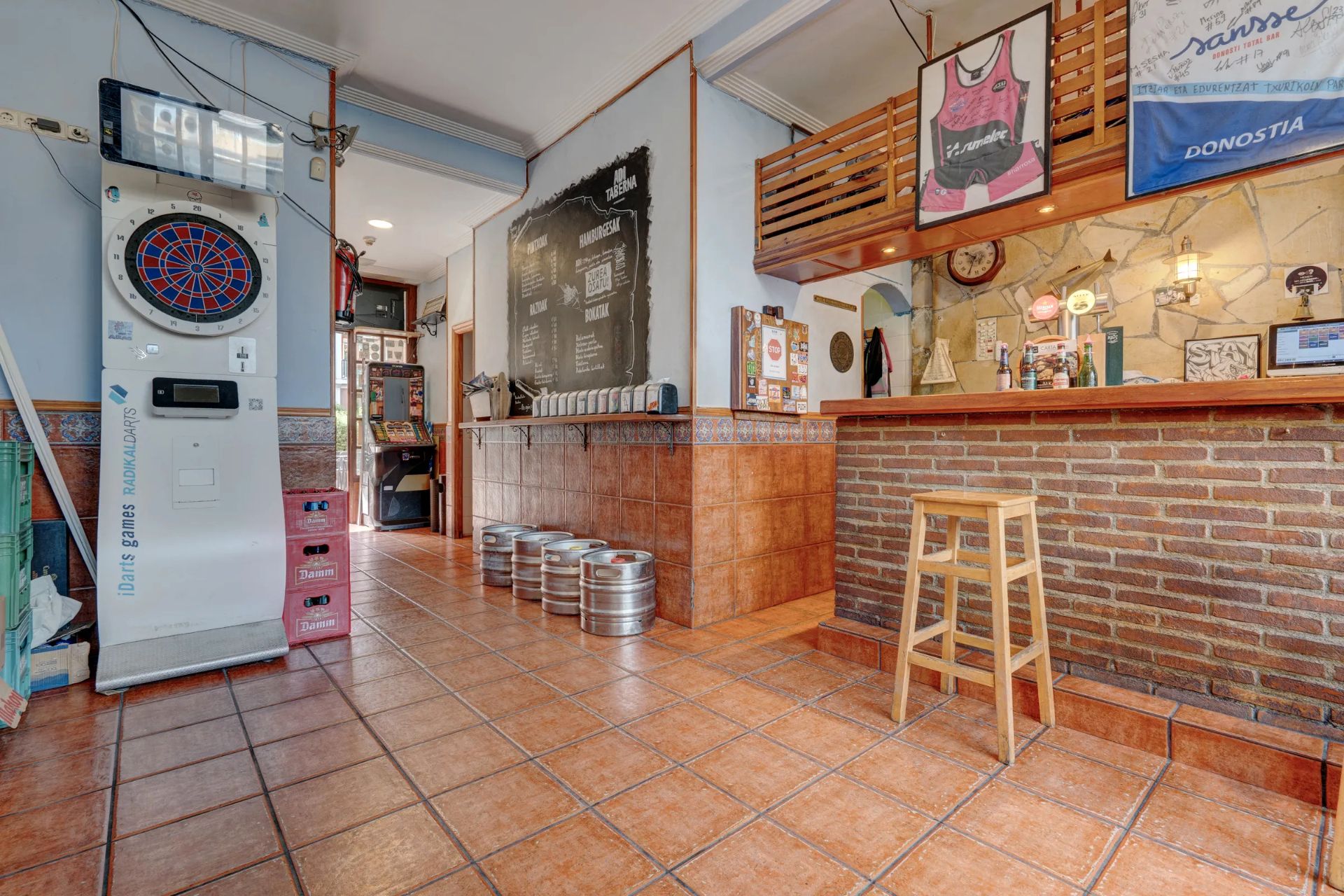 Premises for sale in Donostia - San Sebastián   with Air Conditioner, Heating and Terrace
