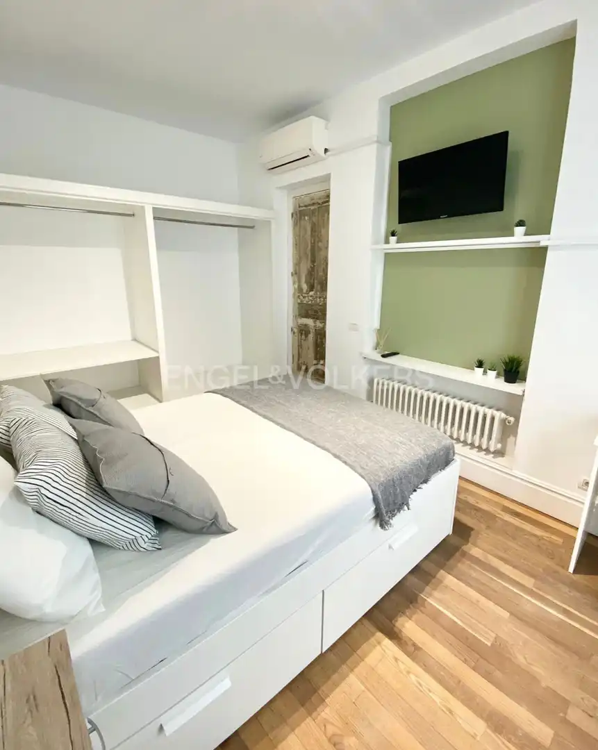 Dormitori de Apartament en venda en Madrid amb Aire condicionat, Calefacció i Balcó
