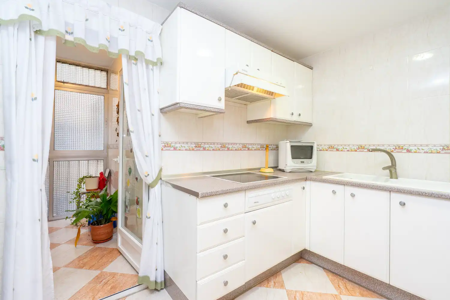 Cocina de Piso en venta en Móstoles con Calefacción, Terraza y Piscina comunitaria