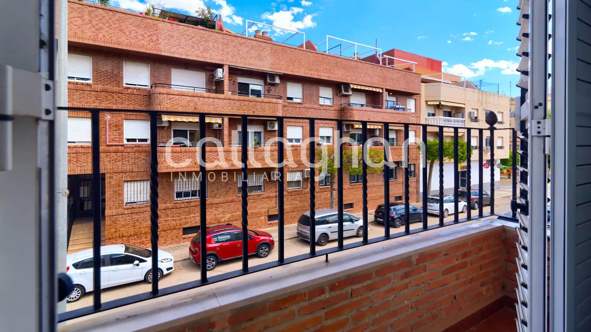 Vista exterior de Casa adosada en venda en Sedaví amb Aire condicionat, Calefacció i Terrassa