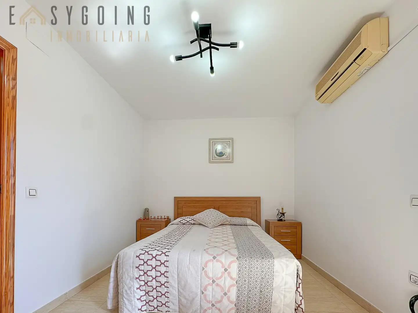 Schlafzimmer von Einfamilien-Reihenhaus zum Verkauf in Santa Pola mit Klimaanlage, Terrasse und Gemeinschaftspool
