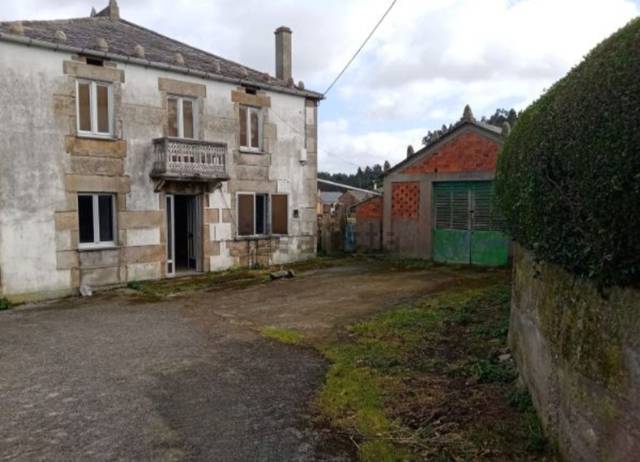 Casa-chalet en Venta en Xove