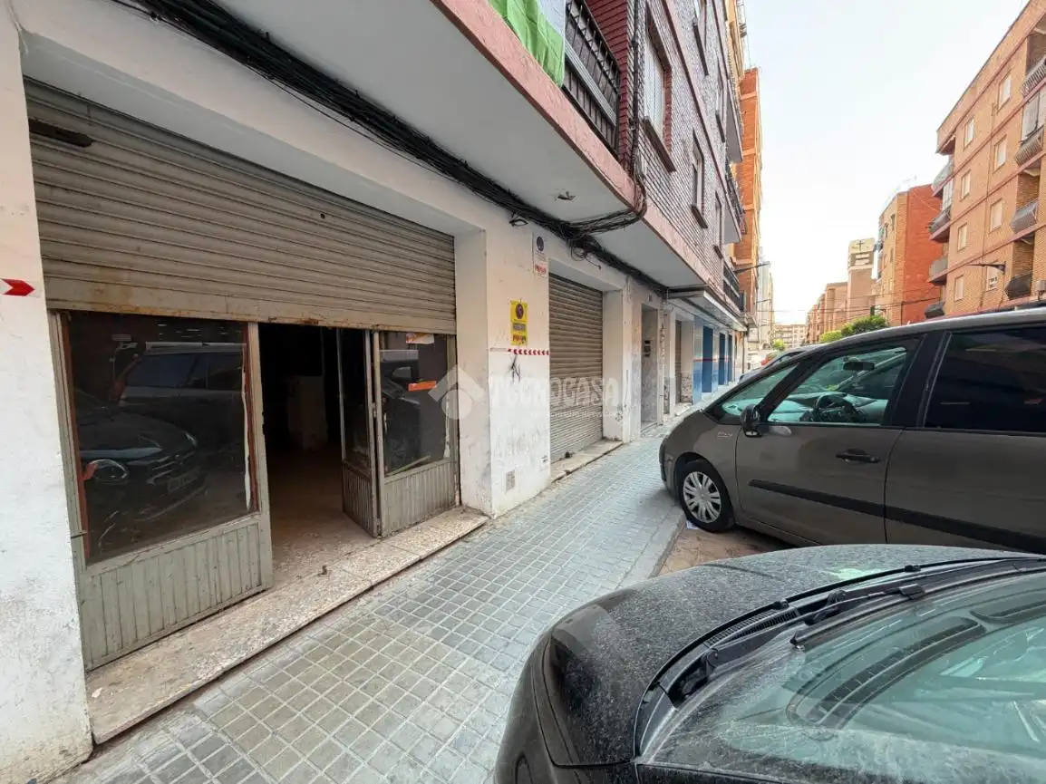Gewerbefläche zum Verkauf in Avenida de la Paz