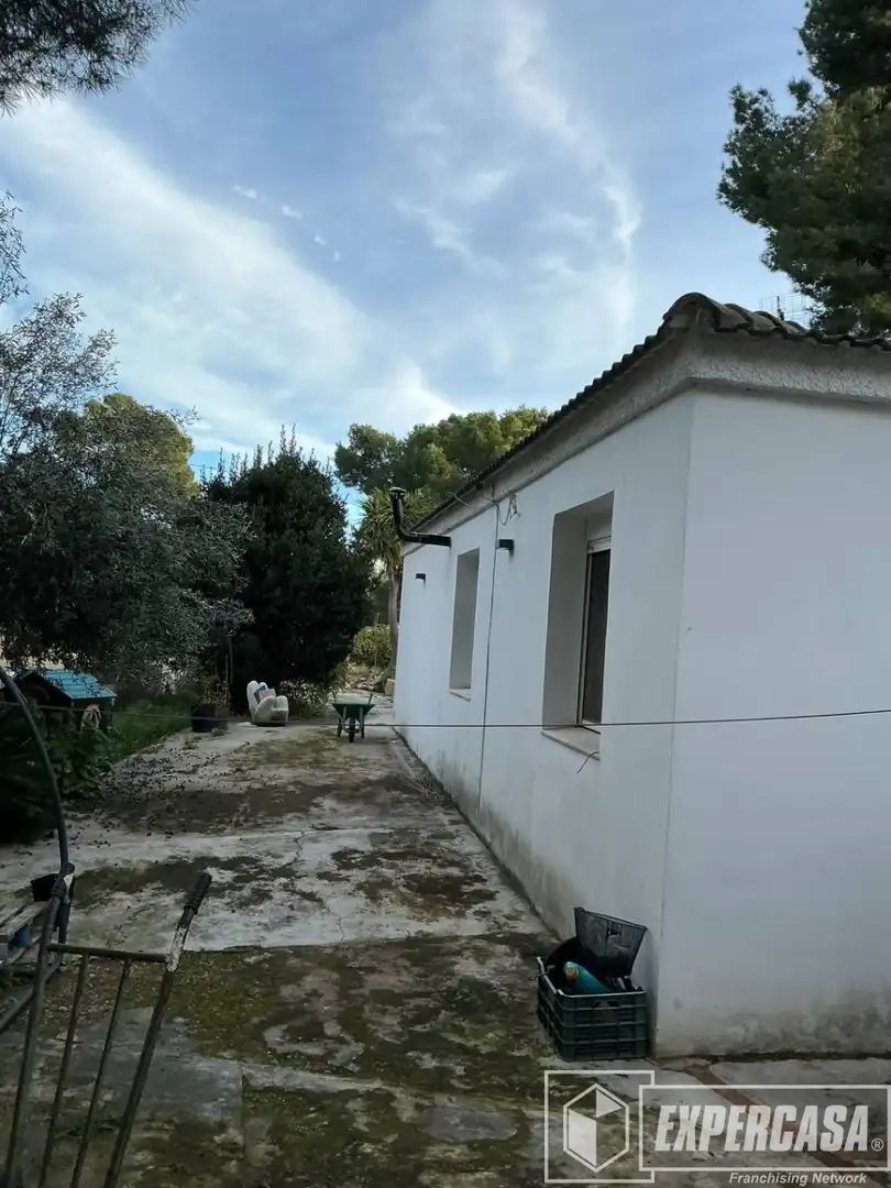 Vista exterior de Casa o chalet en venta en Olocau con Calefacción, Terraza y Piscina