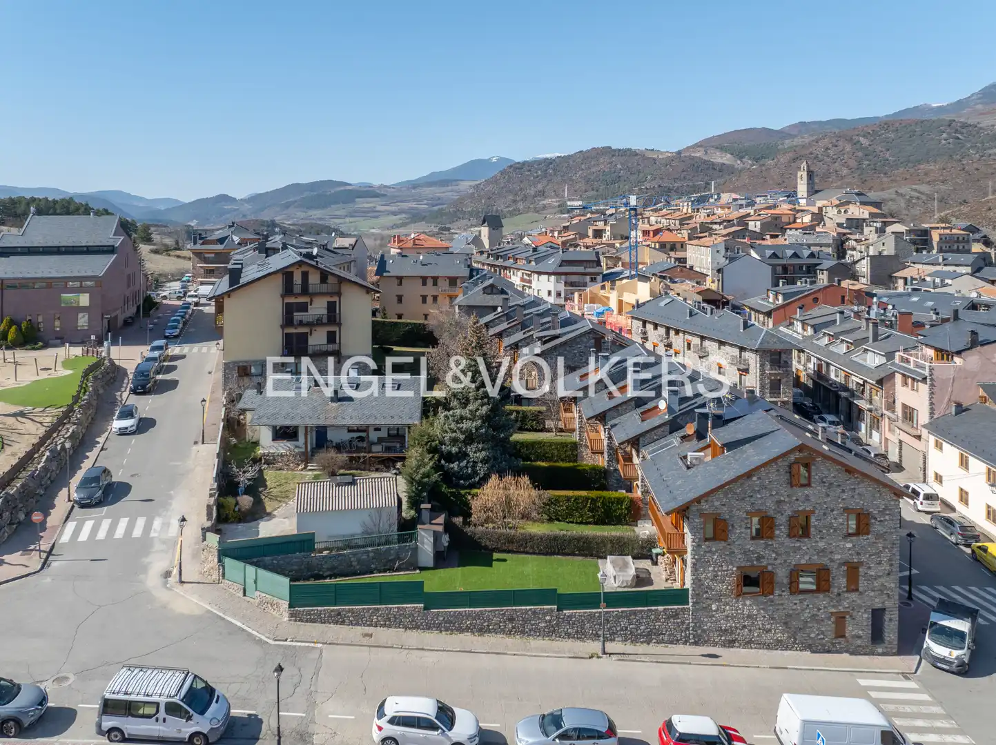 Vista exterior de Casa adosada en venta en Bellver de Cerdanya con Aire acondicionado, Calefacción y Jardín privado