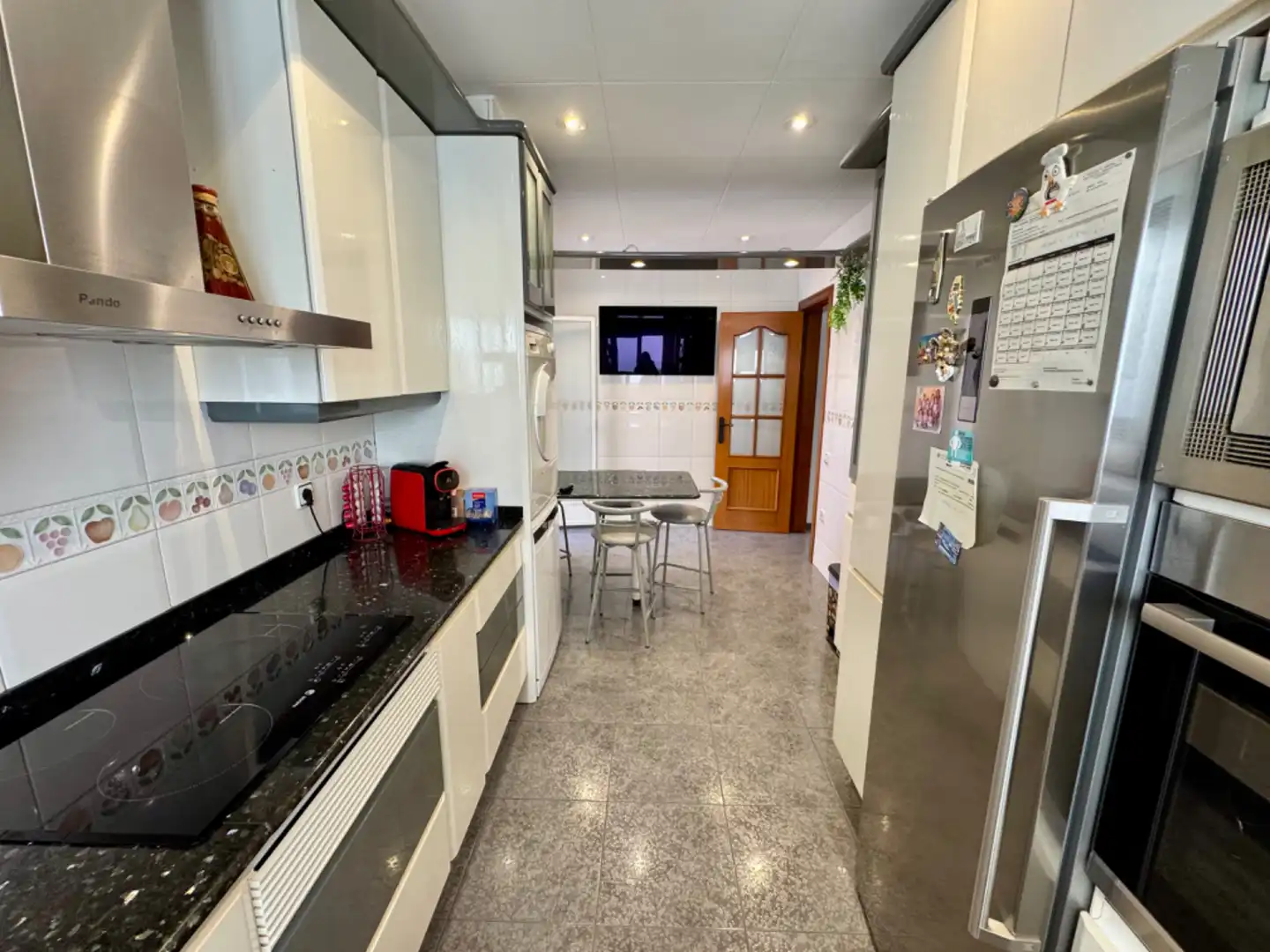 Cocina de Piso en venta en Sant Boi de Llobregat con Aire acondicionado, Terraza y Trastero