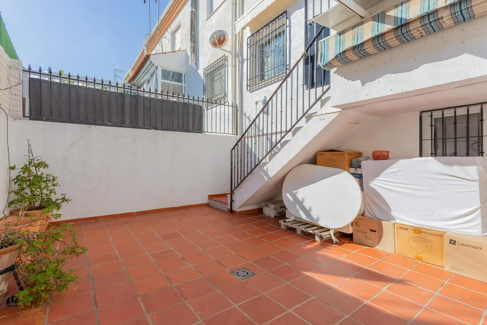 Terrassa de Casa adosada en venda en Cúllar Vega amb Aire condicionat, Calefacció i Moblat