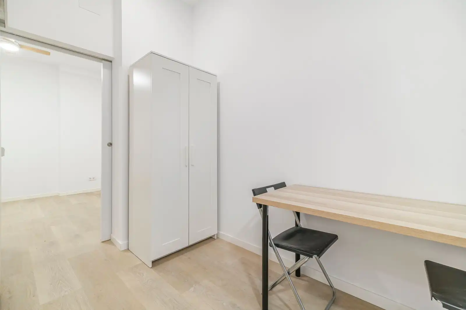 Dormitori de Estudi en venda en Viladecans amb Parquet, Moblat i Forn