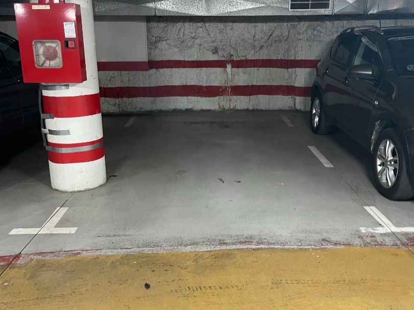 Aparcament de Garatge de lloguer en León Capital  amb Alarma