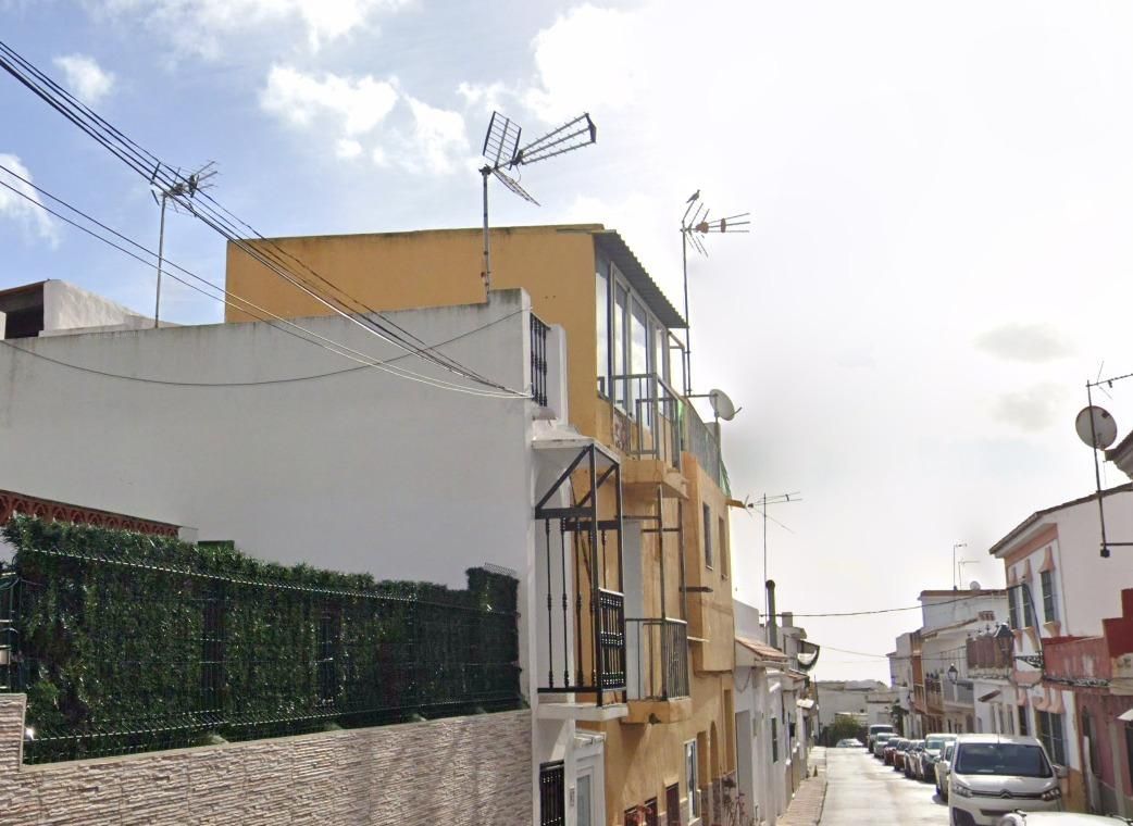 Vista exterior de Dúplex en venda en Sotogrande amb Jardí privat, Terrassa i Balcó
