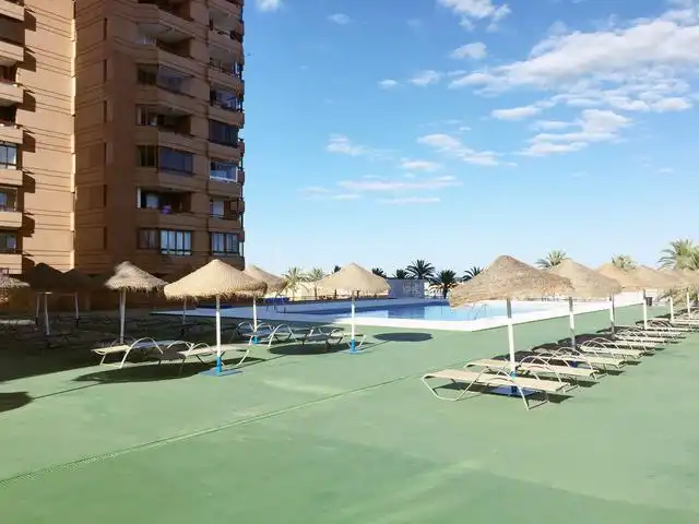 Piscina de Apartament en venda en Fuengirola amb Aire condicionat, Terrassa i Moblat