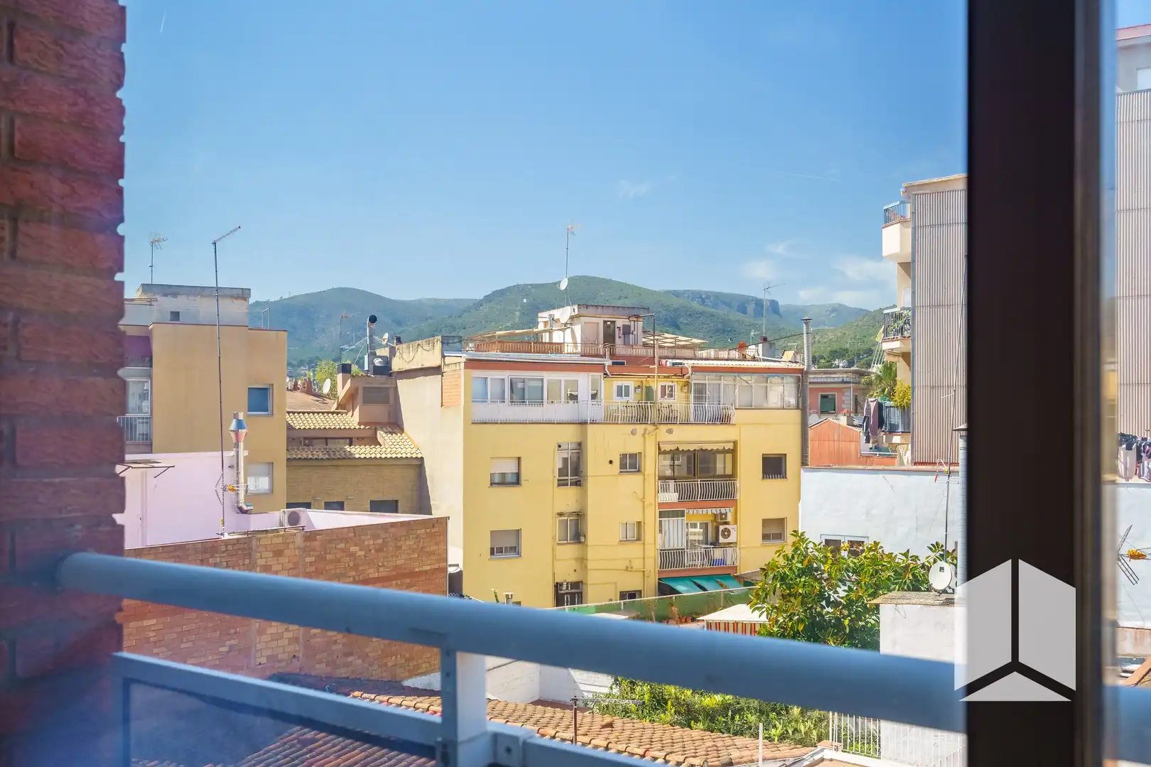Vista exterior de Pis en venda en Castelldefels amb Balcó