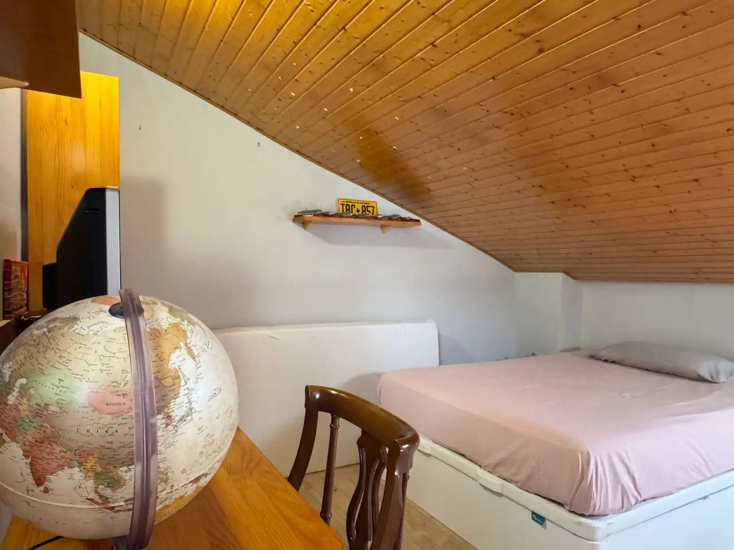 Habitación de Casa adosada en venta en Lardero con Aire acondicionado, Calefacción y Jardín privado