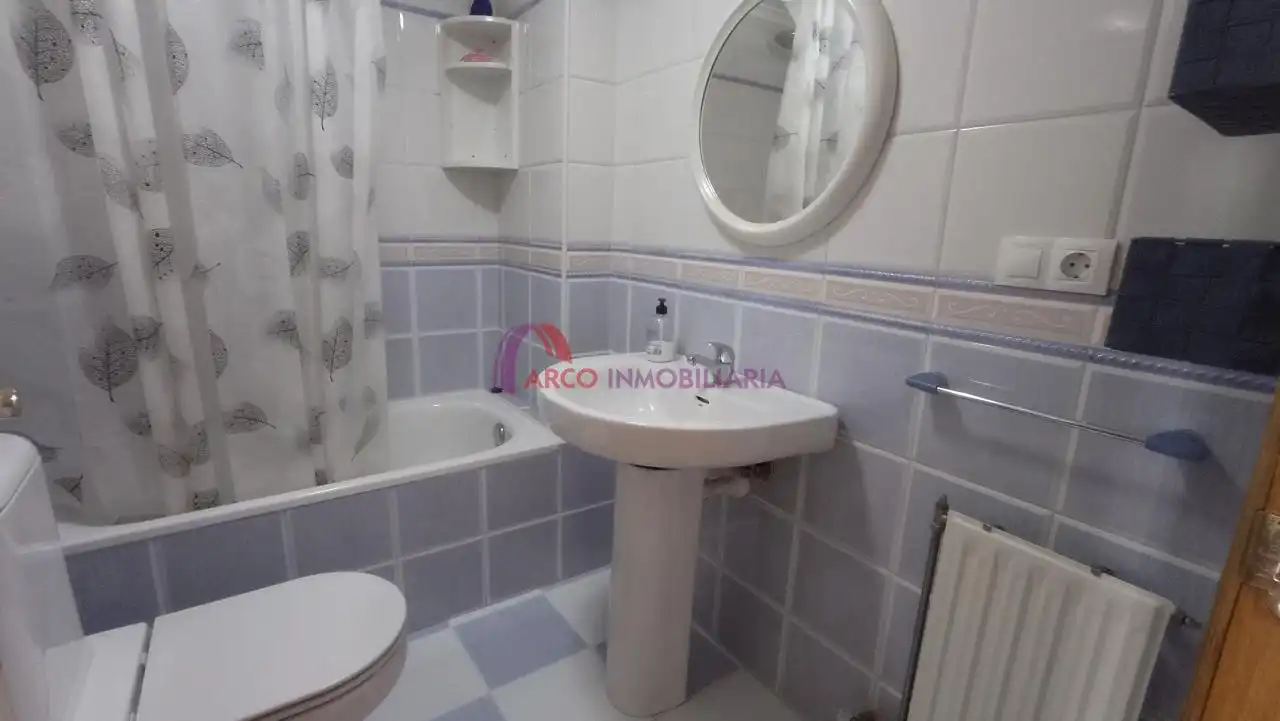 Bany de Apartament en venda en Burgos amb Calefacció i Balcó