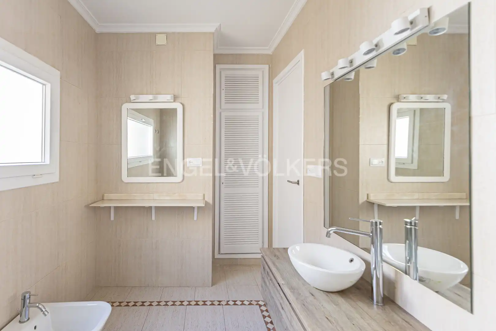 Badezimmer von Wohnung zur Miete in Madrid mit Klimaanlage, Heizung und Parkett