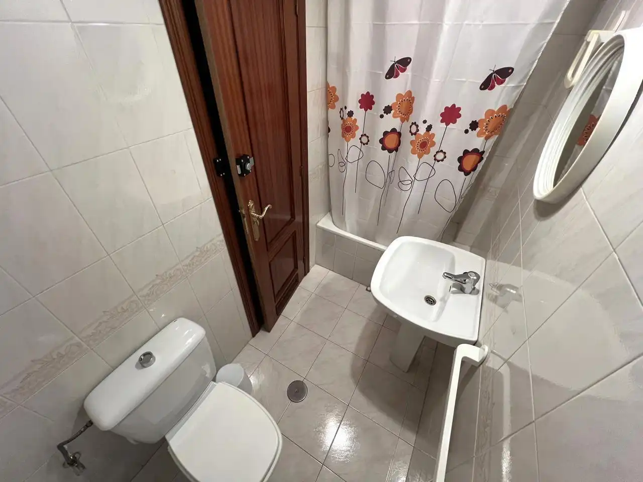 Bany de Pis de lloguer en Granada amb Terrassa, Moblat i Balcó