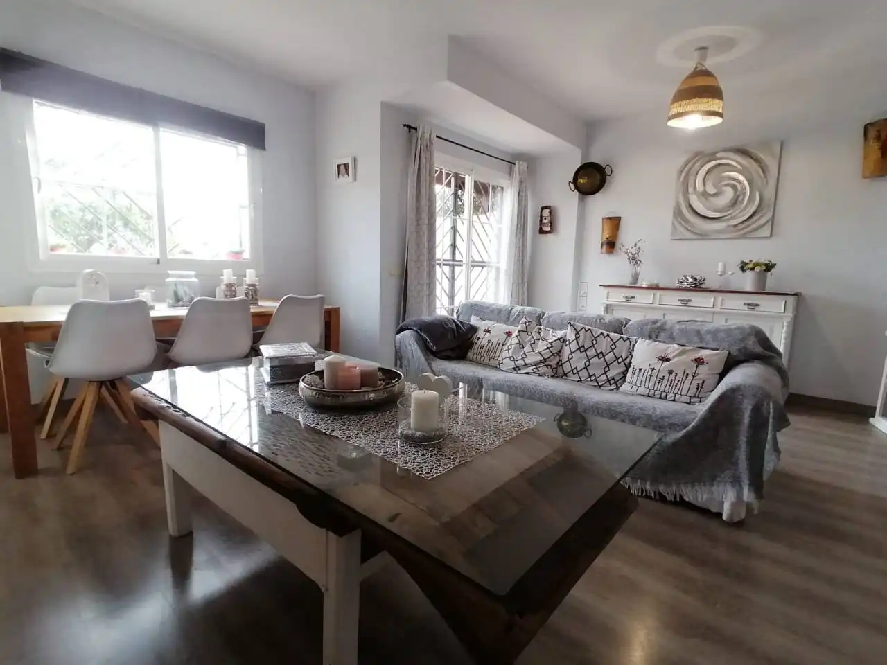 Sala d'estar de Casa adosada de lloguer en Fuengirola amb Aire condicionat, Calefacció i Terrassa
