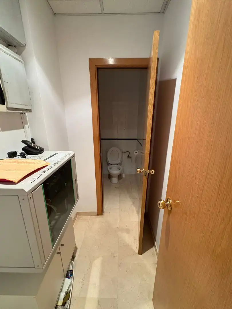 Oficina de alquiler en Avinguda de Sant Francesc, 4, Centre - Barri Vell