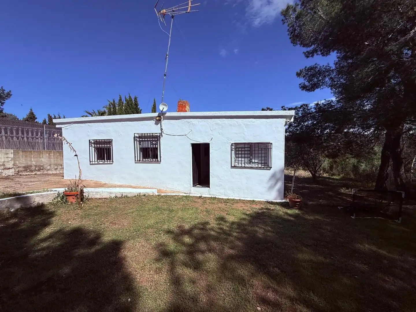 Vista exterior de Casa o xalet en venda en Montroi / Montroy amb Aire condicionat, Calefacció i Jardí privat