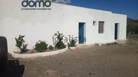 Cortijo rústico con pozo propio, 300 olivos y proyecto de reforma en Alboloduy