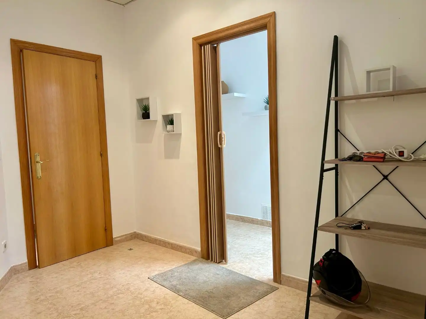 Office for rent in Roda de Berà  with Air Conditioner