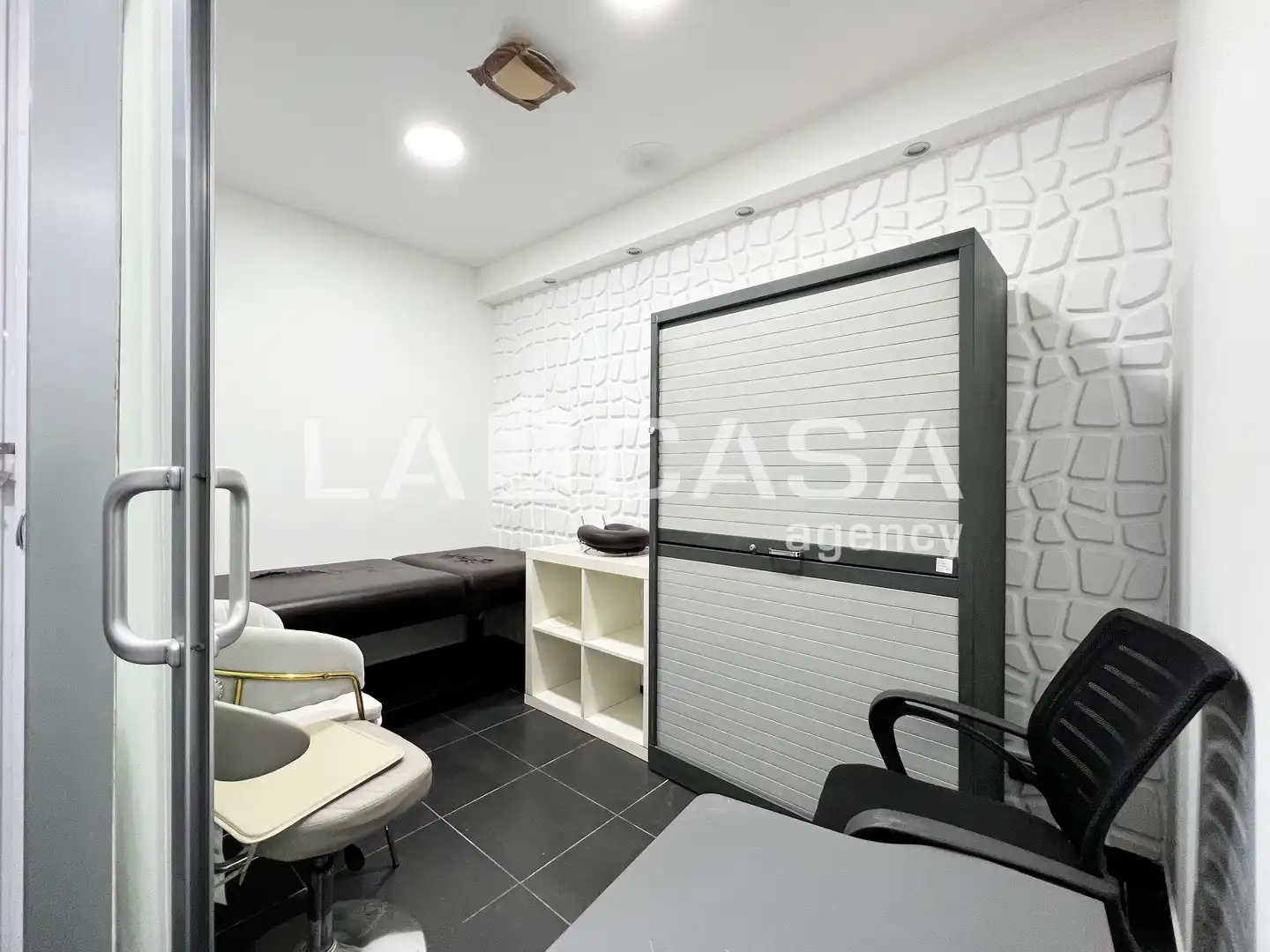 Business premises for sale in Artigues - Llefià, imagen 8