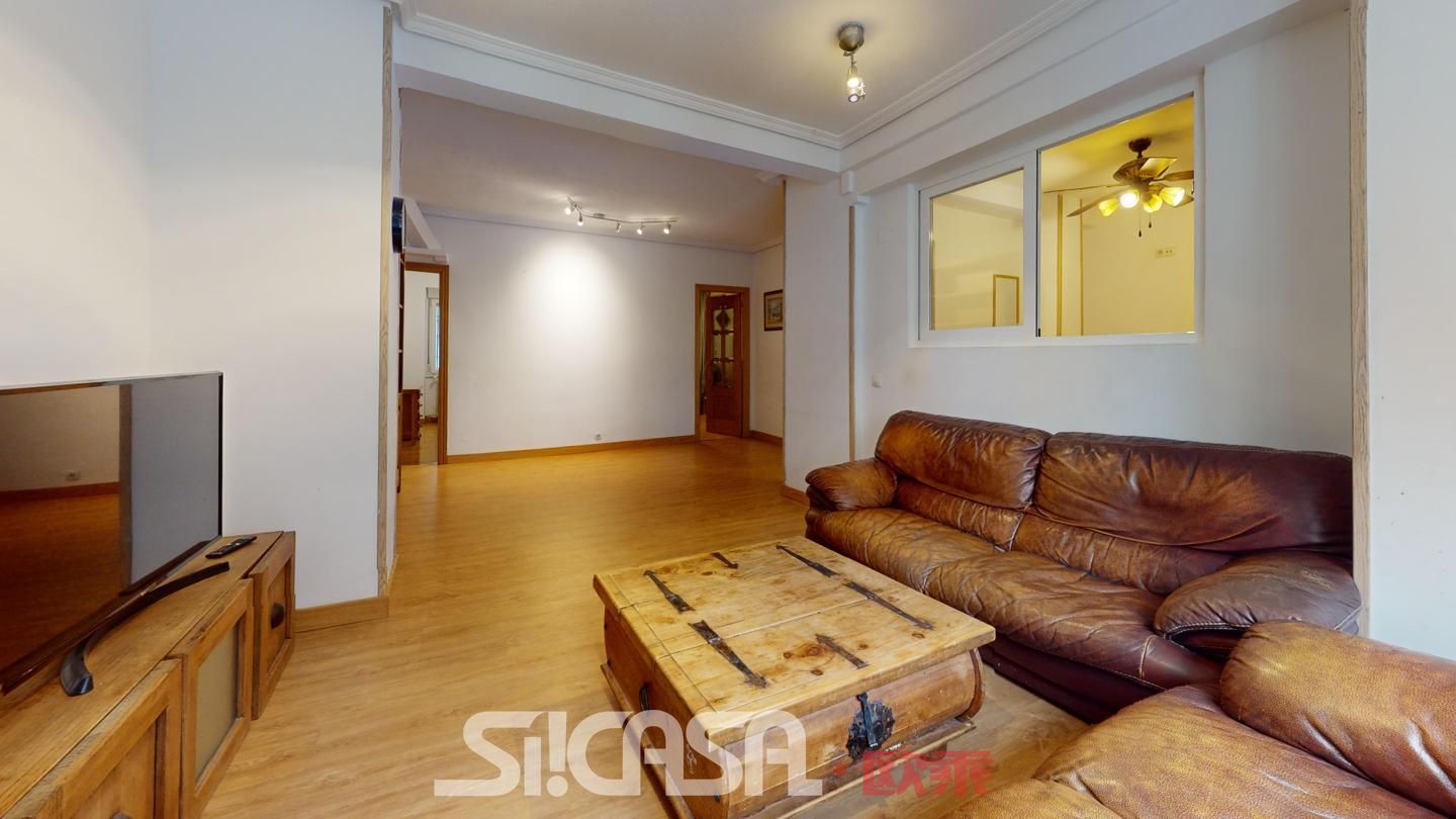 Sala de estar de Piso en venta en  Madrid Capital con Calefacción