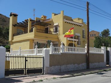House with pool for sale in Pueblo Acantilado - Lanuza
