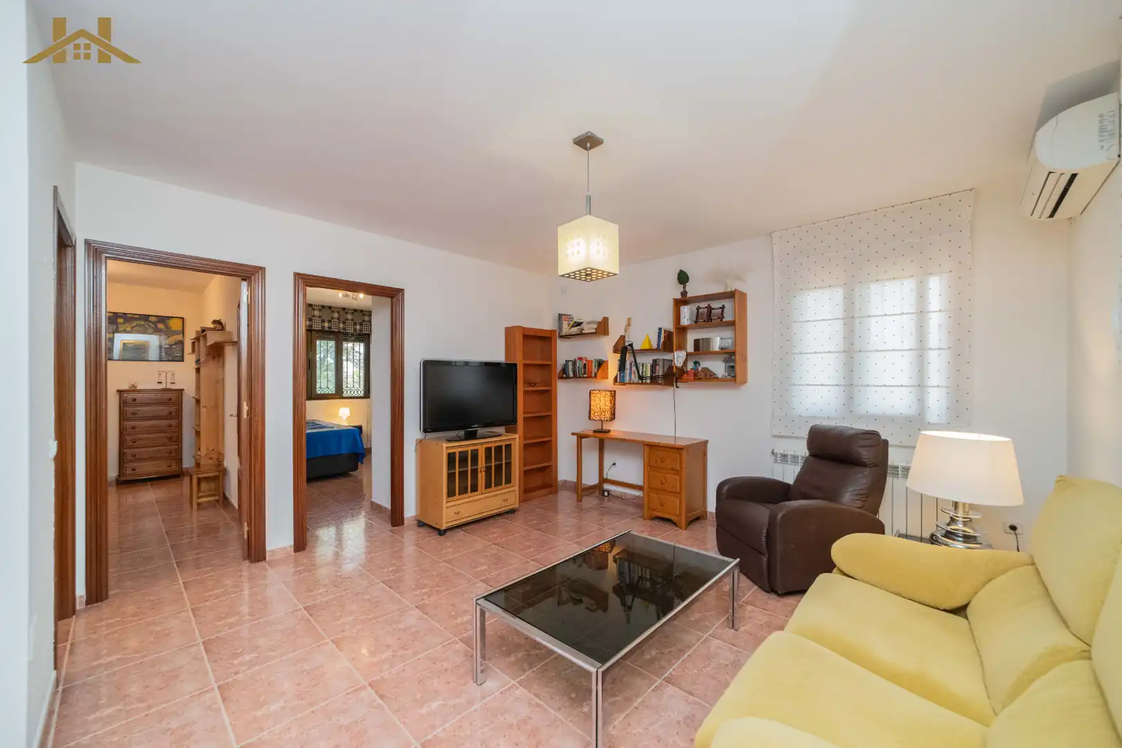 Sala d'estar de Casa o xalet en venda en Villaviciosa de Odón amb Moblat