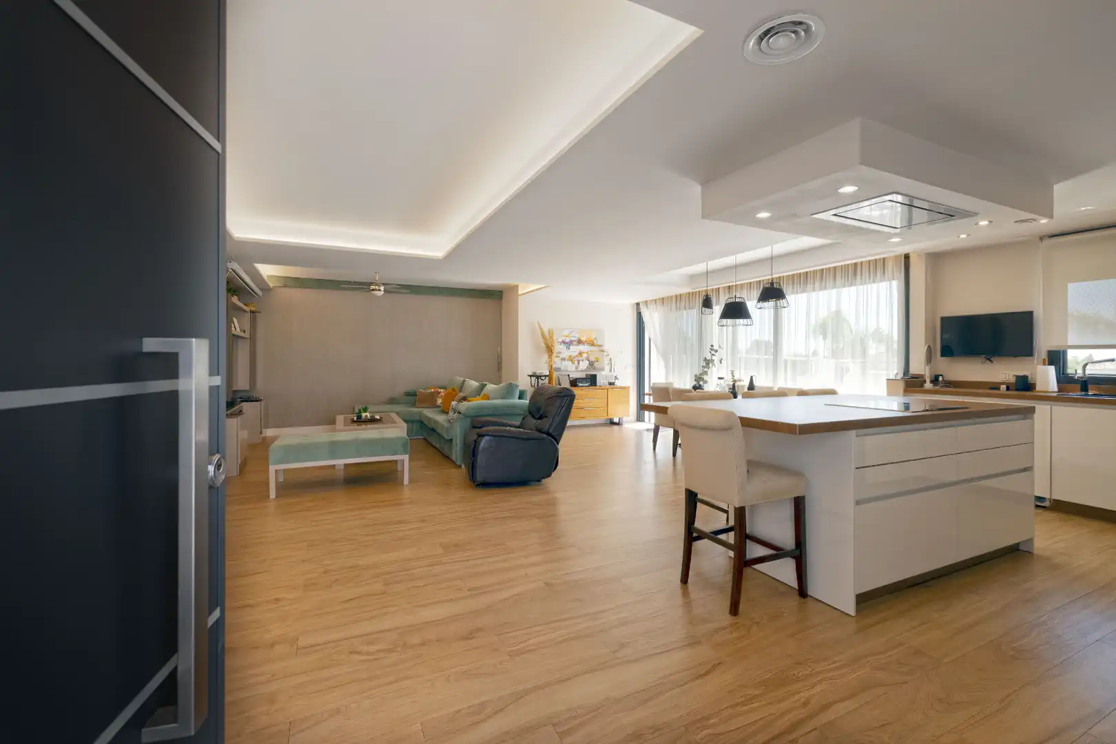 Sala de estar de Casa o chalet en venta en Marbella con Aire acondicionado, Calefacción y Jardín privado