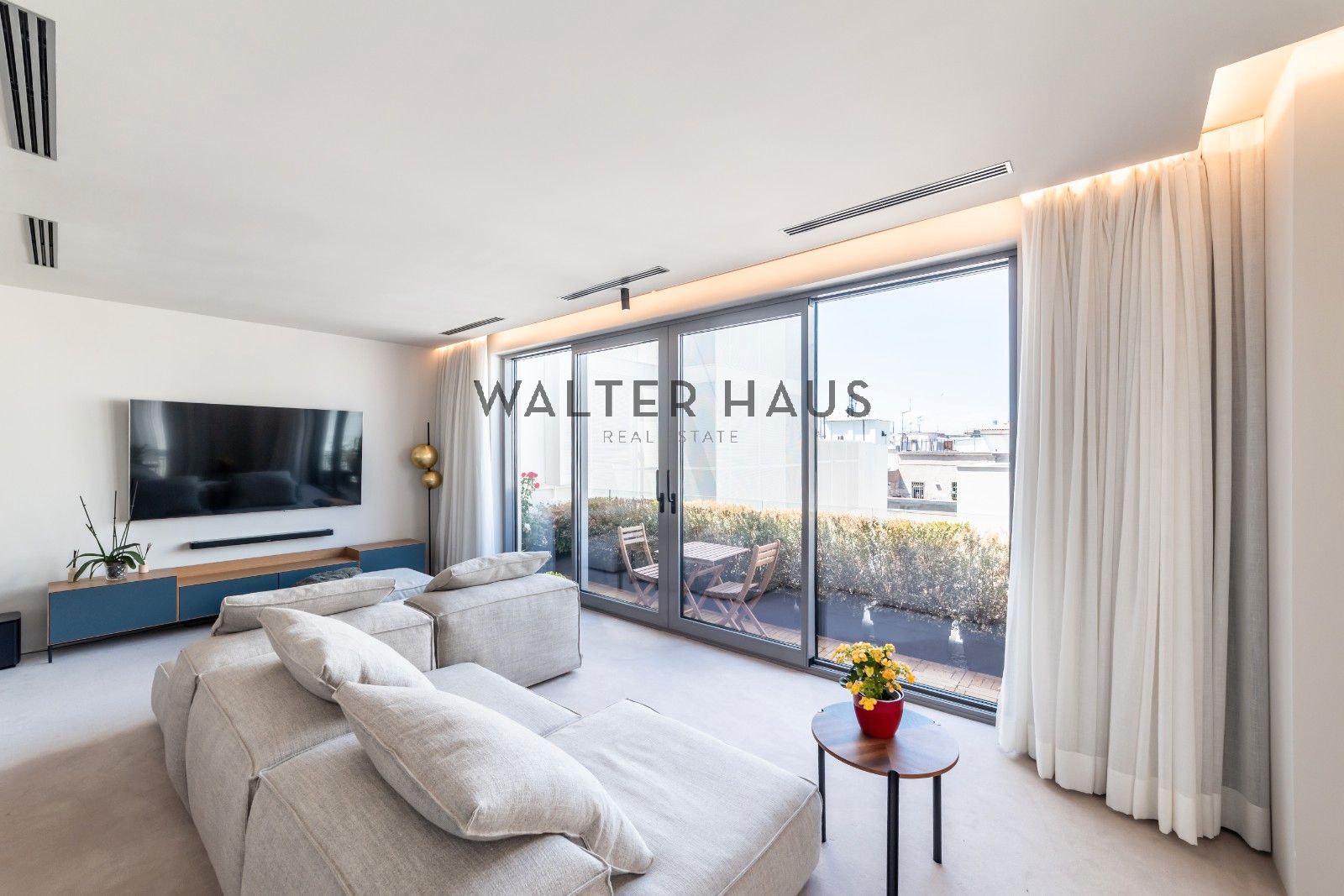 Sala d'estar de Àtic en venda en  Madrid Capital amb Aire condicionat, Calefacció i Terrassa