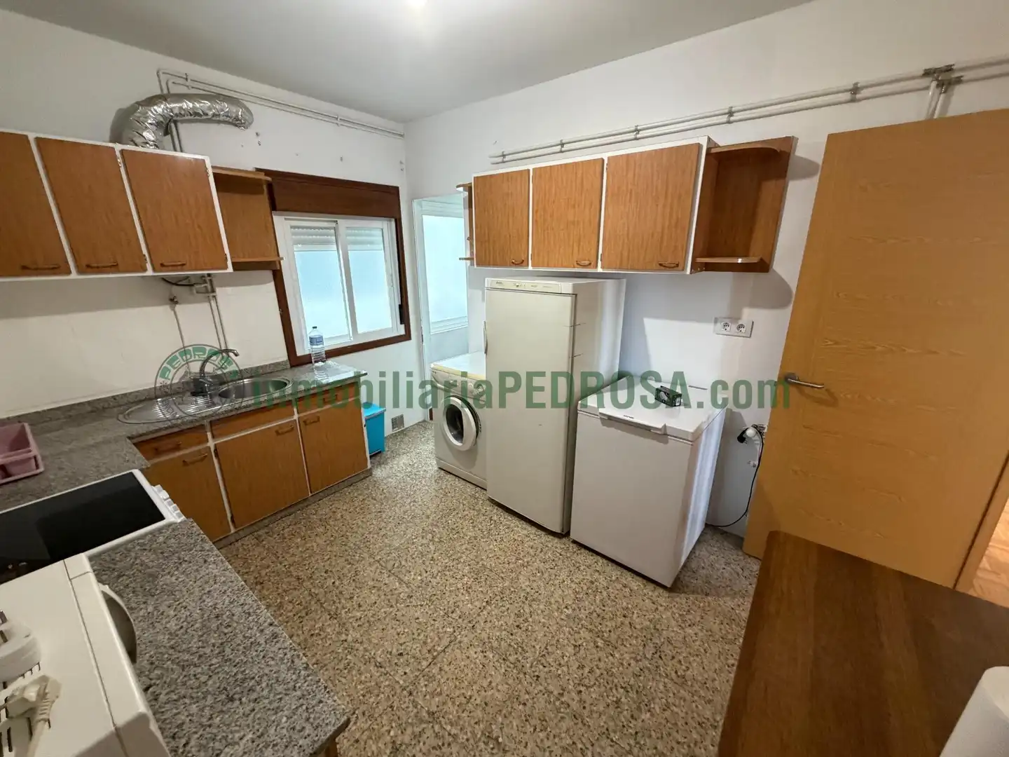 Cuina de Estudi de lloguer en Pontevedra Capital  amb Calefacció, Terrassa i Moblat