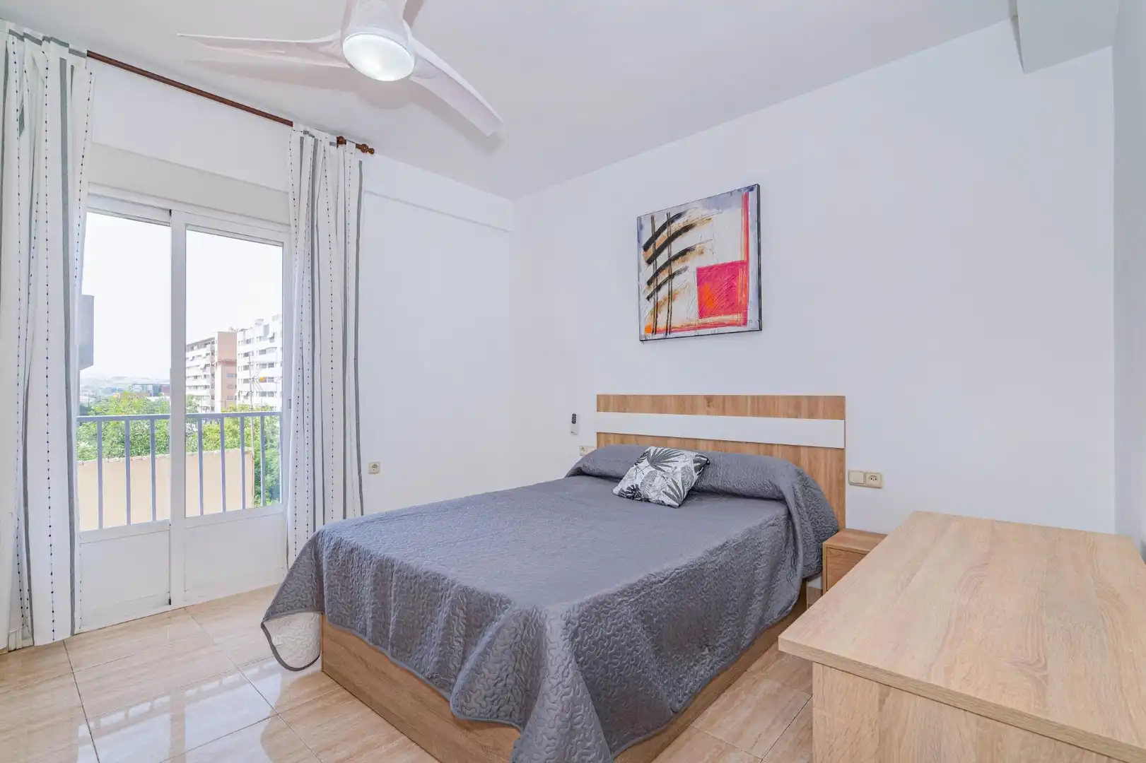 Bedroom of Flat for sale in Granada  with Air Conditioner, Heating and Terrace