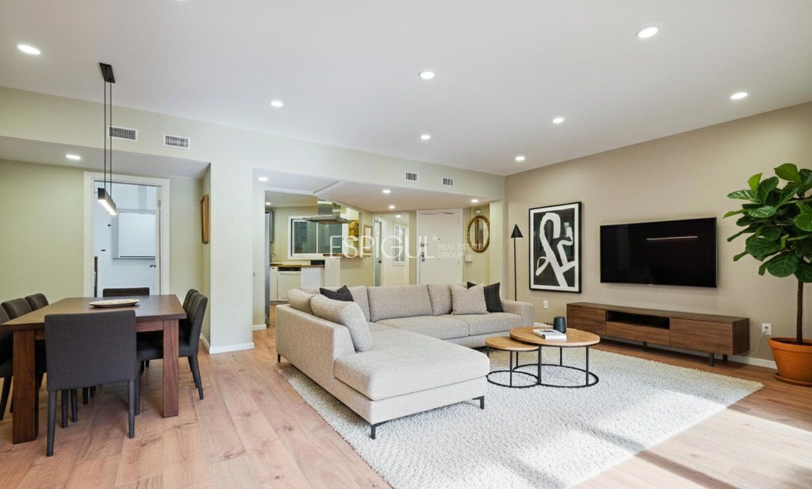 Sala d'estar de Pis en venda en Sant Cugat del Vallès amb Aire condicionat, Calefacció i Parquet