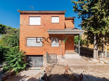 Casa amb piscina en venda a Robledo de Chavela