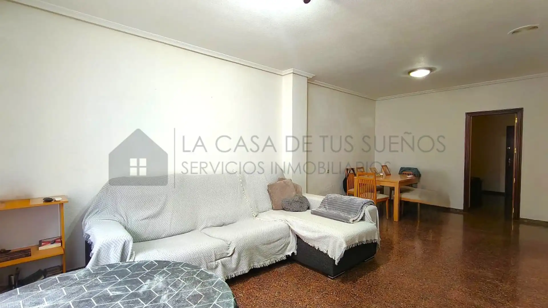 Sala d'estar de Casa o xalet en venda en Elda