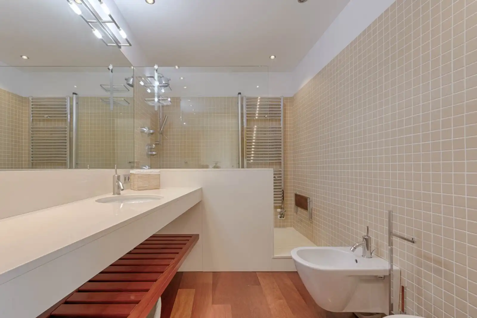 Baño de Casa o chalet en venta en La Jonquera con Aire acondicionado, Calefacción y Jardín privado
