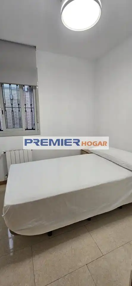 Schlafzimmer von Einfamilien-Reihenhaus zur Miete in Torrejón de Ardoz mit Klimaanlage, Heizung und Privatgarten