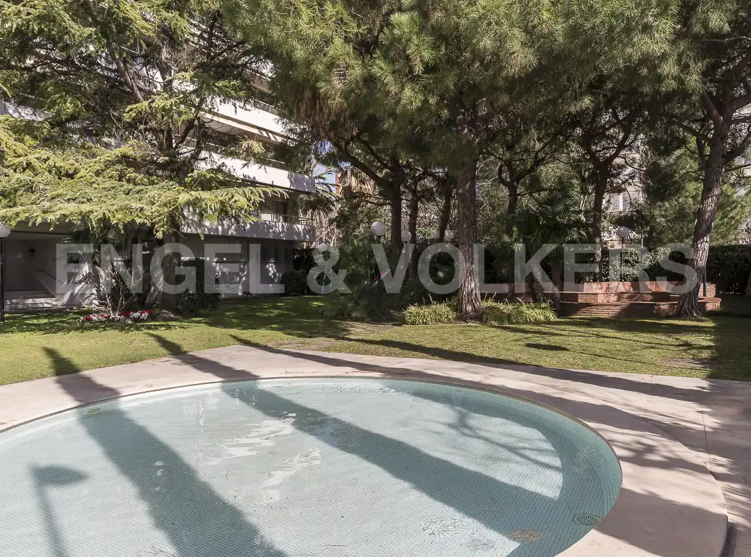 Piscina de Piso en venta en Barcelona con Aire acondicionado, Calefacción y Terraza