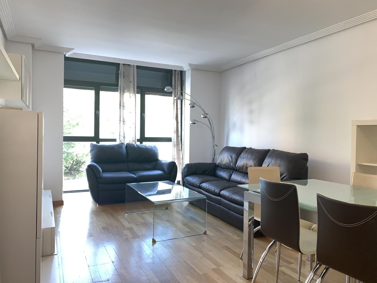 Living room of Flat to rent in  Madrid Capital  with Air Conditioner, Heating and Furnished