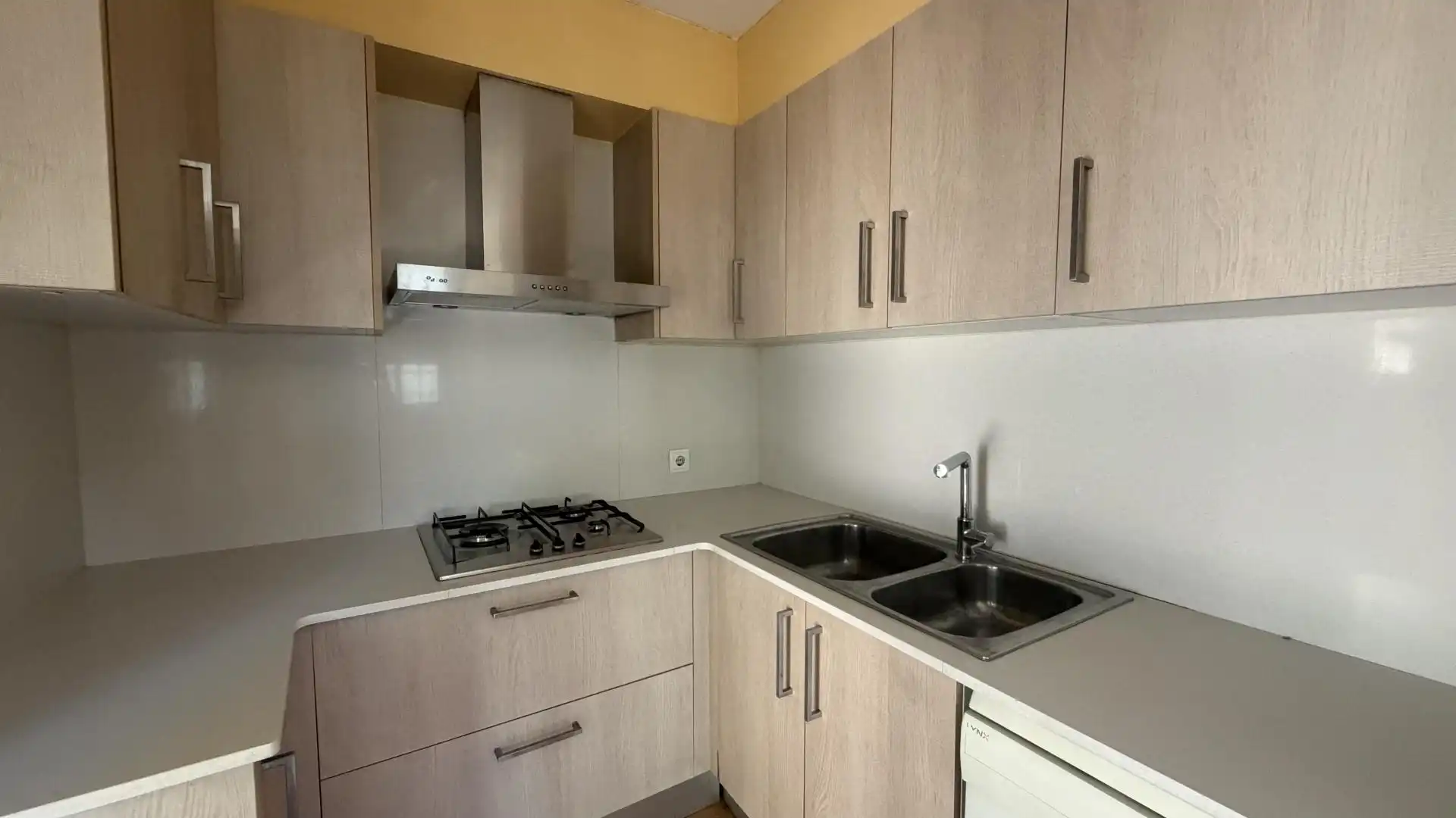 Küche von Einfamilien-Reihenhaus zum Verkauf in Sant Celoni mit Heizung und Balkon
