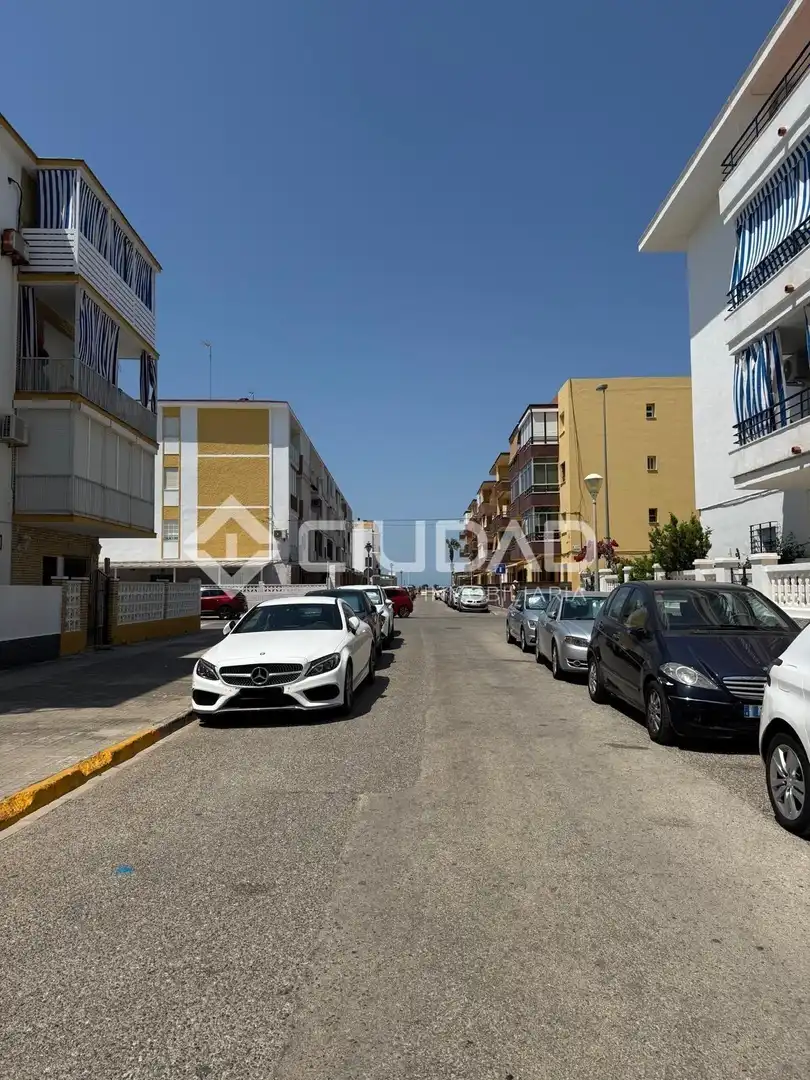 Vista exterior de Piso en venta en Chipiona con Terraza