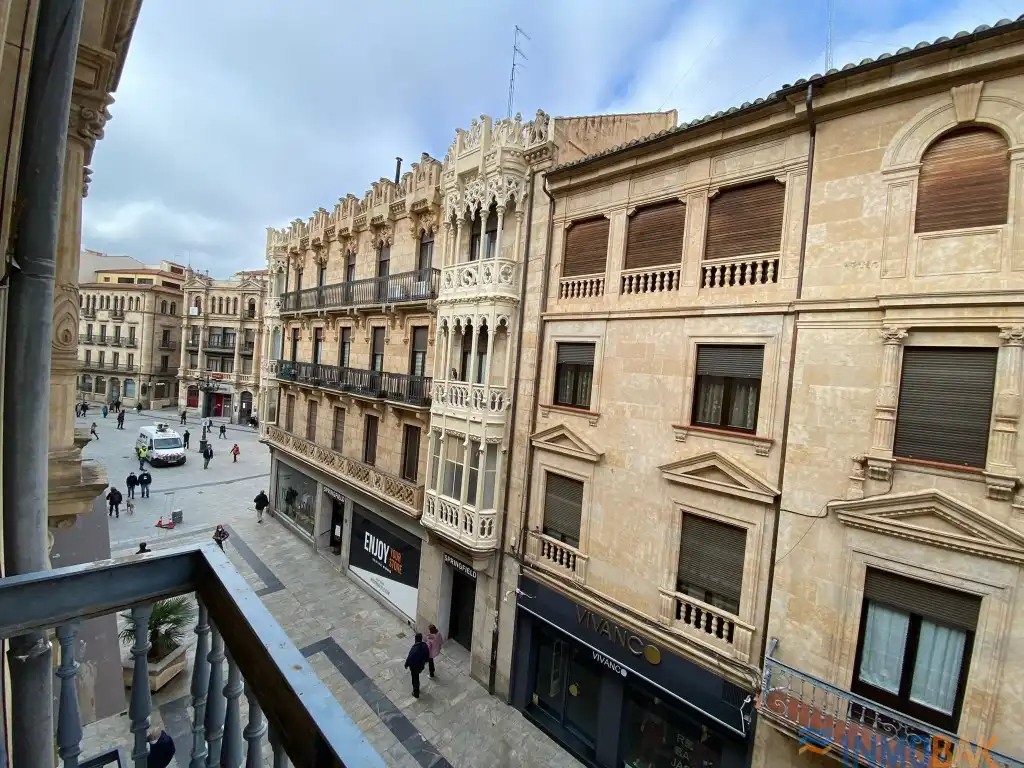 Vista exterior de Pis en venda en Salamanca amb Calefacció, Moblat i Rentadora