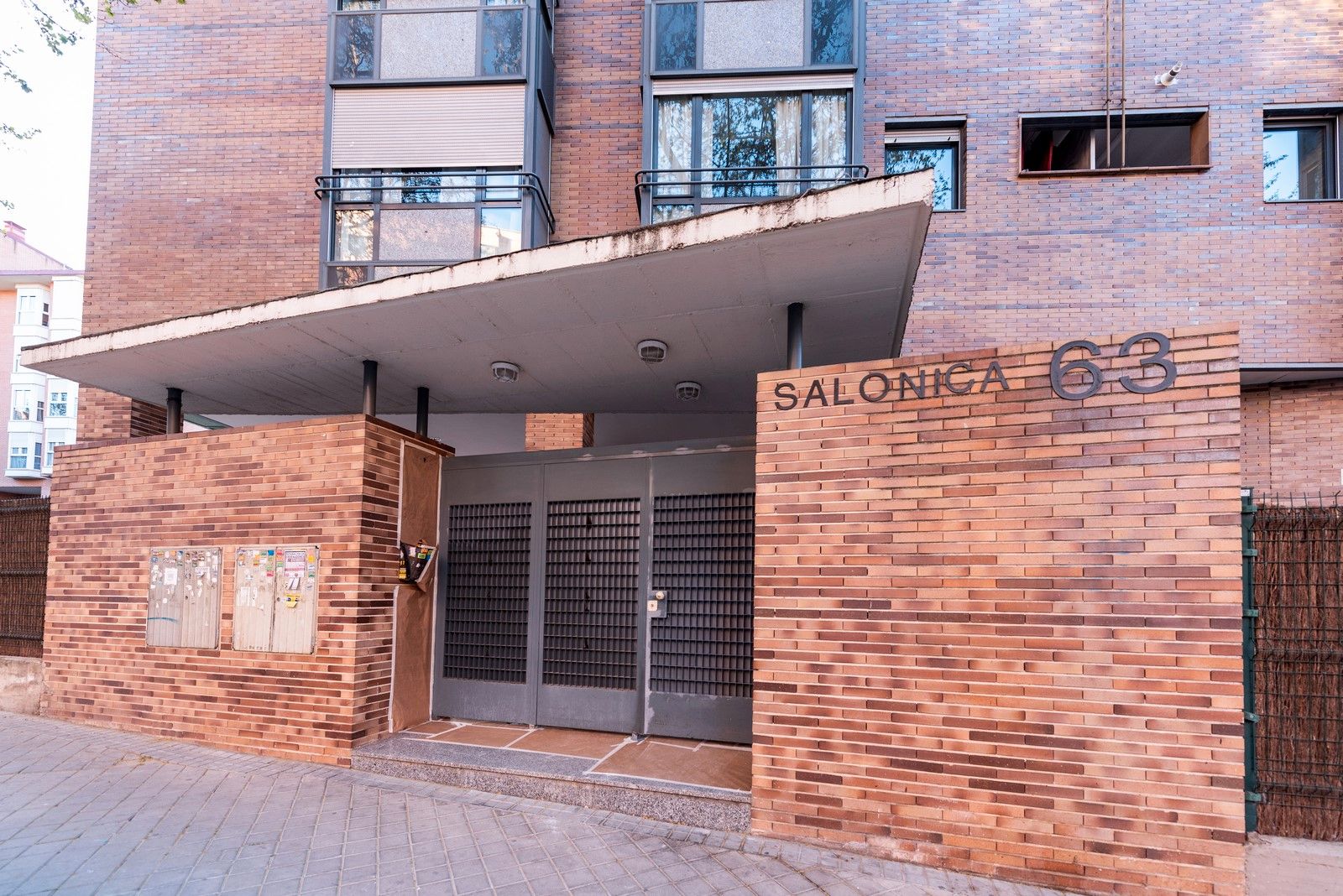 Exterior view of Garage for sale in  Madrid Capital